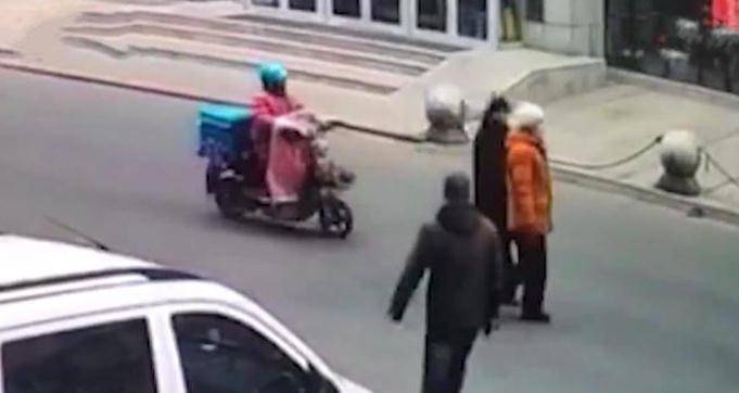 辽宁一男子当街行凶 致7人死亡7人受伤 官方通报:抨击社会|太阳成tyc7111cc(图2)
辽宁一男子当街行凶 致7人死亡7人受伤 官方通报:抨击社会|太阳成tyc7111cc(图2)