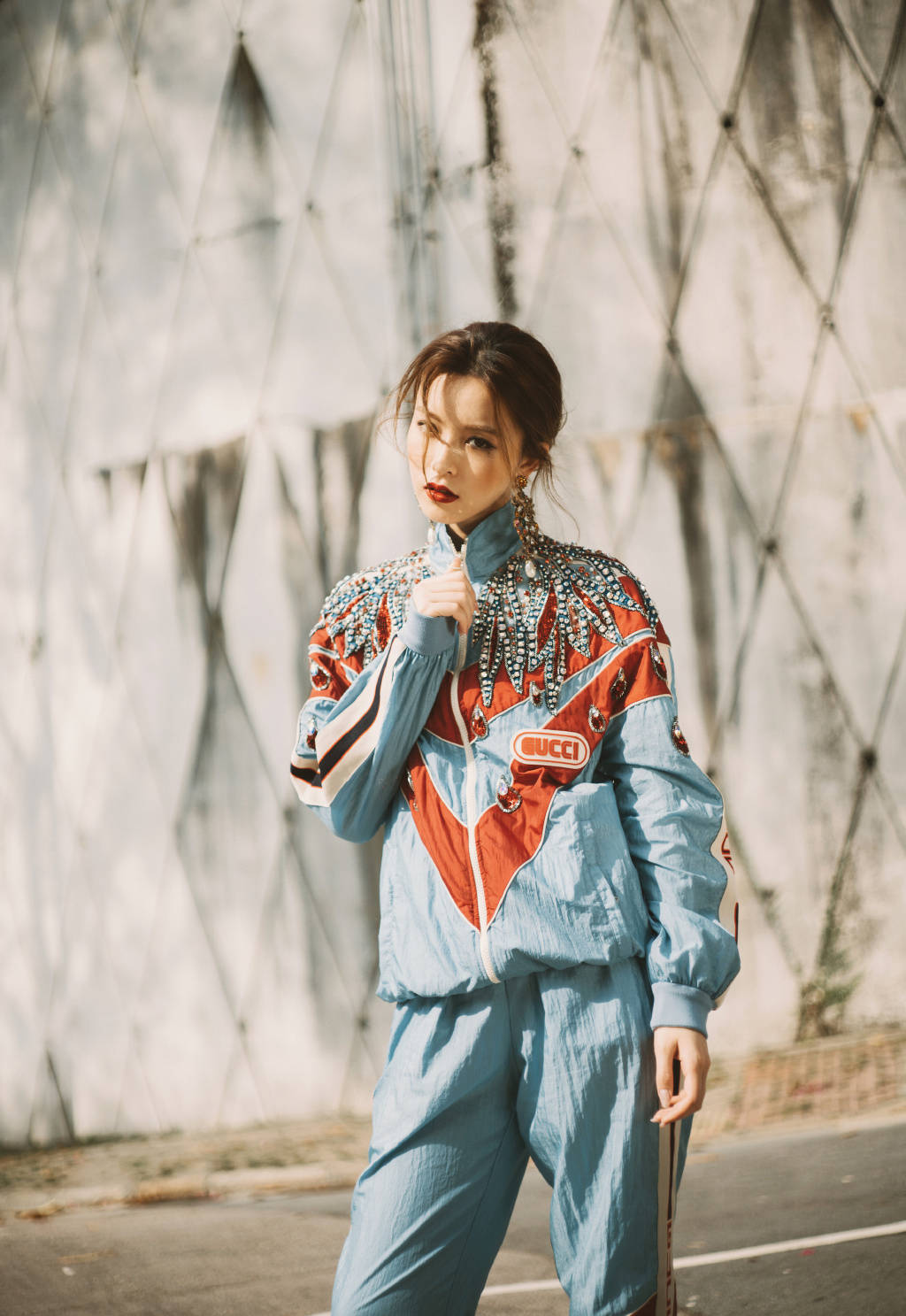 曾是杨颖闺蜜却寂静多年才走红 今穿1万7的套装被赞:真霸气-太阳成tyc7111cc(图8)
曾是杨颖闺蜜却寂静多年才走红 今穿1万7的套装被赞:真霸气-太阳成tyc7111cc(图8)