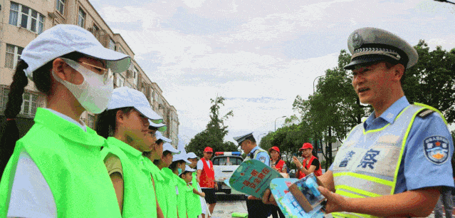 真精彩!来看宁波中小学生暑期社会实践生活的多彩姿势‘太阳成tyc7111cc’(图10)
真精彩!来看宁波中小学生暑期社会实践生活的多彩姿势‘太阳成tyc7111cc’(图10)